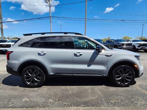 Wolf Gray 2022 Kia Sorento SX