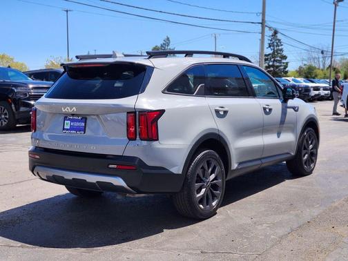 Wolf Gray 2022 Kia Sorento SX