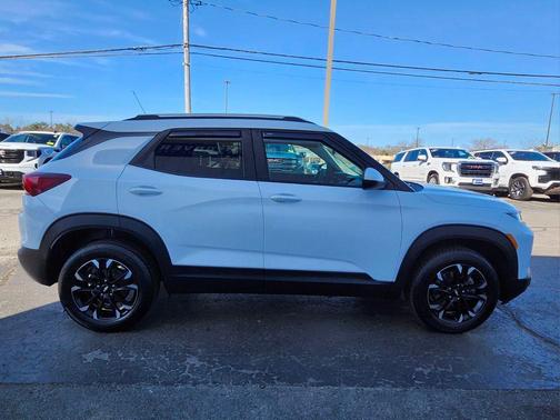 Summit White 2023 Chevrolet Trailblazer LT