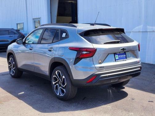 Sterling Gray Metallic 2026 Chevrolet Trax FWD 2RS