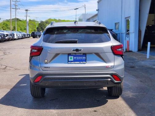 Sterling Gray Metallic 2026 Chevrolet Trax FWD 2RS