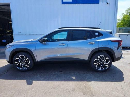 Sterling Gray Metallic 2026 Chevrolet Trax FWD 2RS