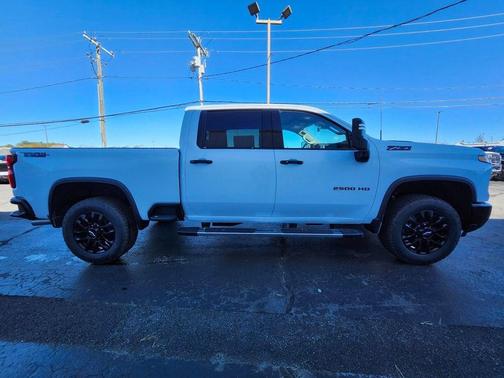 Summit White 2026 Chevrolet Silverado 2500 LTZ