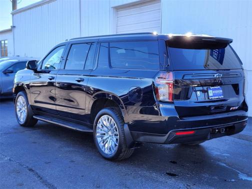 2023 Chevrolet Suburban RST
