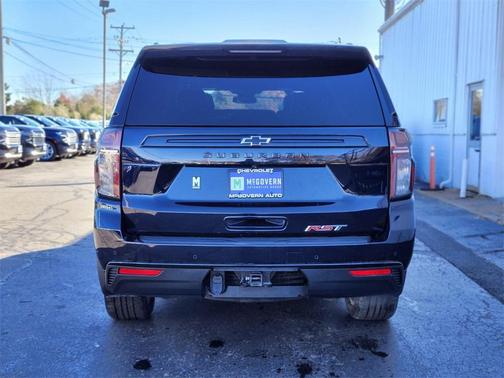 2023 Chevrolet Suburban RST