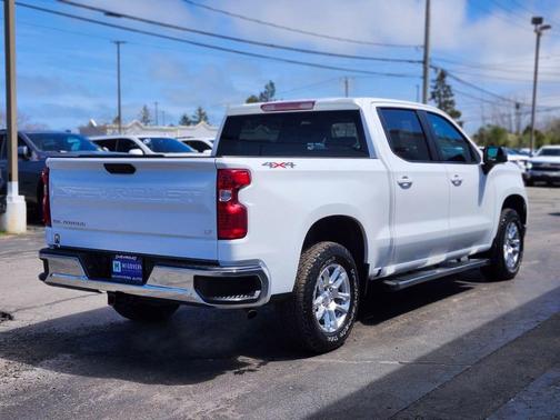 Summit White 2023 Chevrolet Silverado 1500 LT