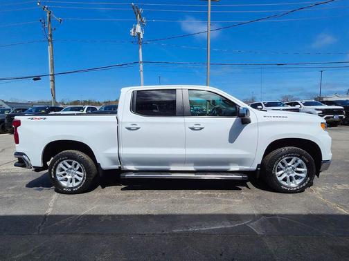 Summit White 2023 Chevrolet Silverado 1500 LT