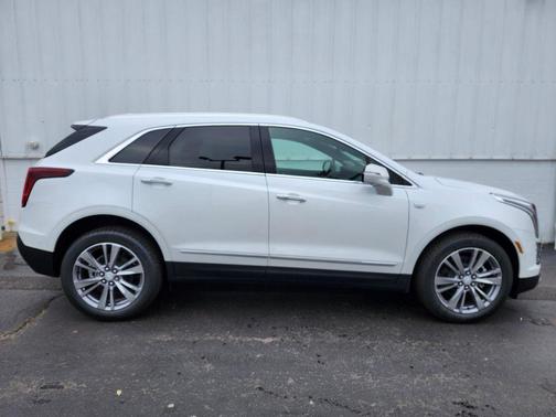 Crystal White Tricoat 2025 Cadillac XT5 Premium Luxury