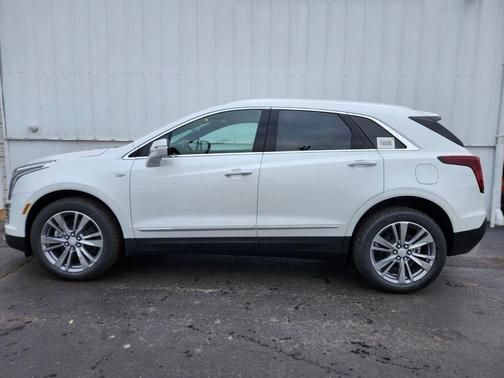 Crystal White Tricoat 2025 Cadillac XT5 Premium Luxury