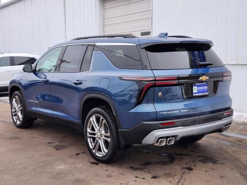 Lakeshore Blue Metallic 2026 Chevrolet Traverse LT
