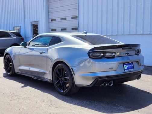 Sharkskin Metallic 2023 Chevrolet Camaro 1SS