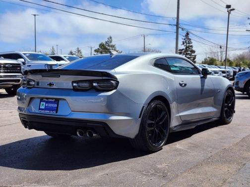 Sharkskin Metallic 2023 Chevrolet Camaro 1SS