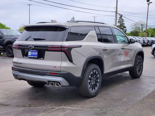Sandstone Gray 2026 Chevrolet Traverse AWD Z71