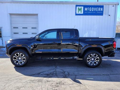 2024 GMC Canyon AT4