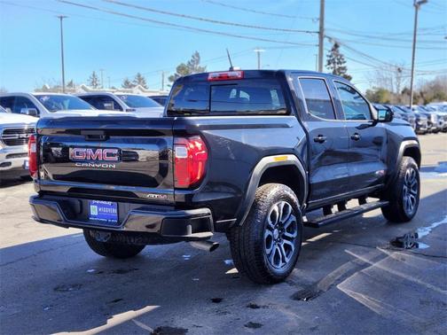 2024 GMC Canyon AT4