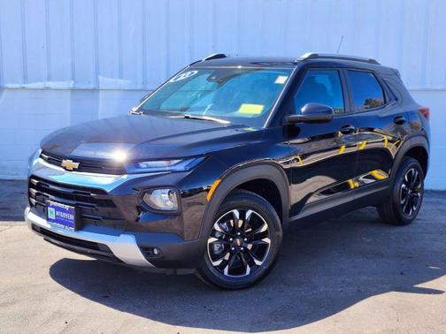 Mosaic Black Metallic 2023 Chevrolet Trailblazer LT