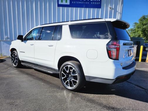 2022 Chevrolet Suburban RST