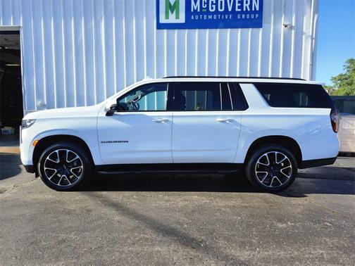 2022 Chevrolet Suburban RST