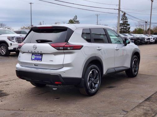 Brilliant Silver Metallic 2025 Nissan Rogue SV