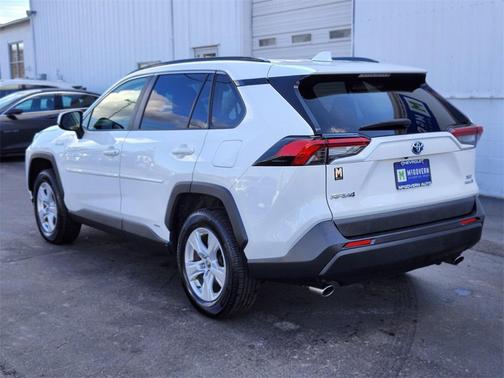 2021 Toyota RAV4 Hybrid XLE