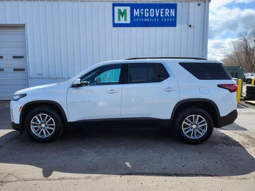 Summit White 2023 Chevrolet Traverse LT Cloth