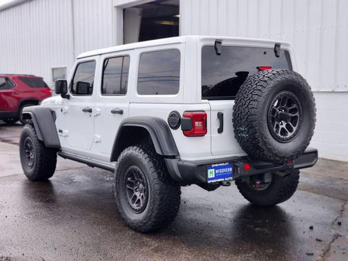 Bright White Clearcoat 2022 Jeep Wrangler Unlimited High Tide 4x4