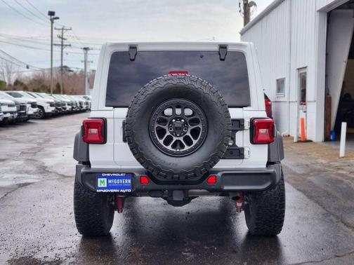 Bright White Clearcoat 2022 Jeep Wrangler Unlimited High Tide 4x4