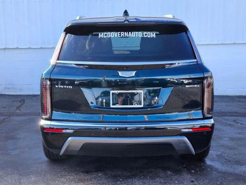 Emerald Lake Metallic 2026 Cadillac VISTIQ Luxury