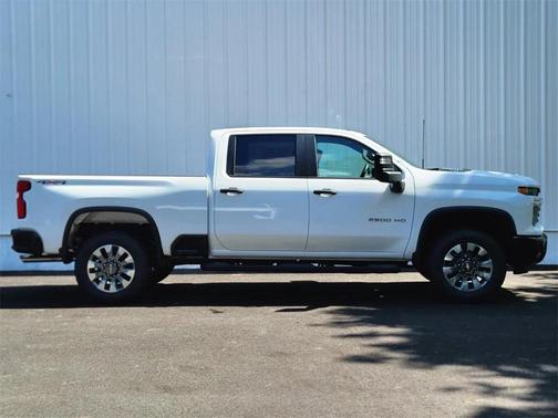 2025 Chevrolet Silverado 2500 Custom