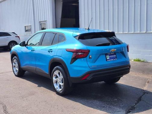 Marina Blue Metallic 2026 Chevrolet Trax LS