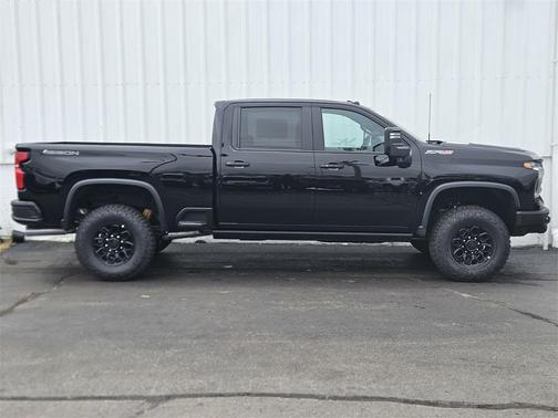 2025 Chevrolet Silverado 2500 4WD Crew Cab Standard Bed ZR2