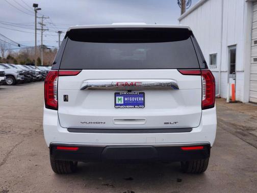 Summit White 2023 GMC Yukon SLT