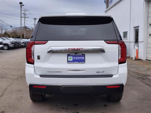 2023 GMC Yukon SLT