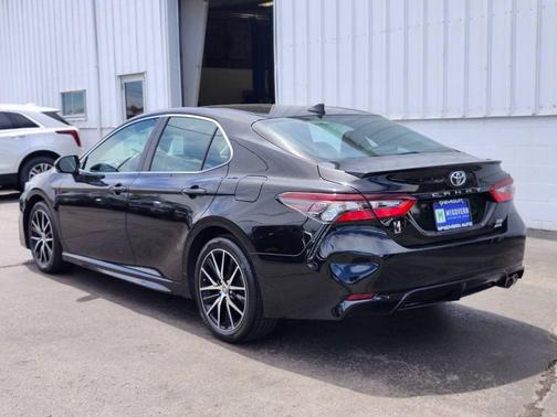 Midnight Black Metallic 2024 Toyota Camry SE