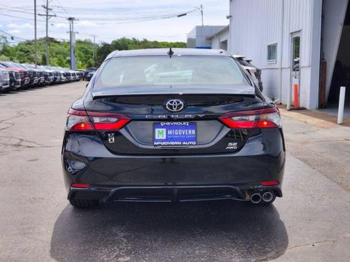 Midnight Black Metallic 2024 Toyota Camry SE