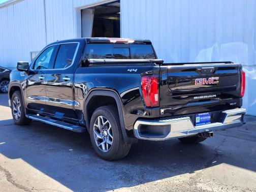 Onyx Black 2023 GMC Sierra 1500 SLT