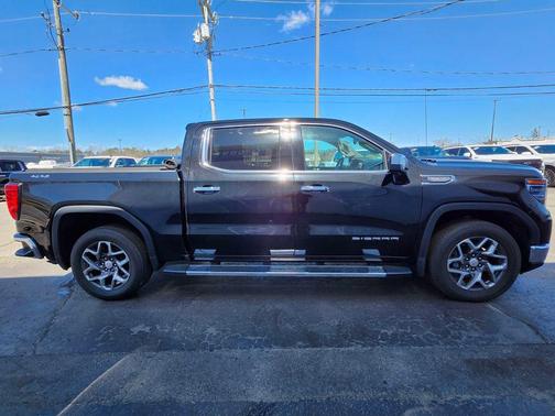 Onyx Black 2023 GMC Sierra 1500 SLT
