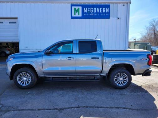 Sterling Gray Metallic 2026 Chevrolet Colorado LT