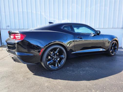 2021 Chevrolet Camaro RWD Coupe LT1