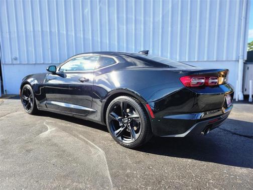 2021 Chevrolet Camaro RWD Coupe LT1