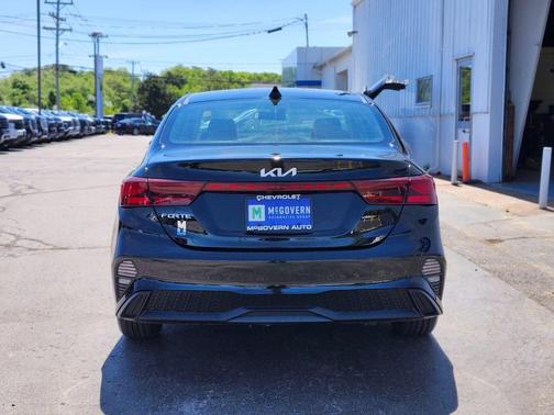 Aurora Black 2023 Kia Forte LXS