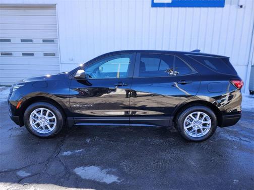 2023 Chevrolet Equinox LS