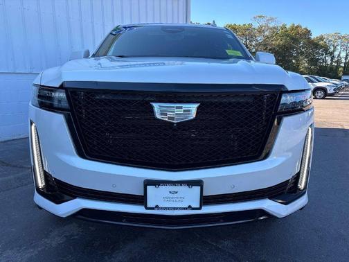 Crystal White Tricoat 2021 Cadillac Escalade Sport