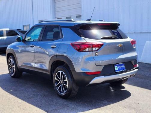 Sterling Gray Metallic 2024 Chevrolet Trailblazer LT