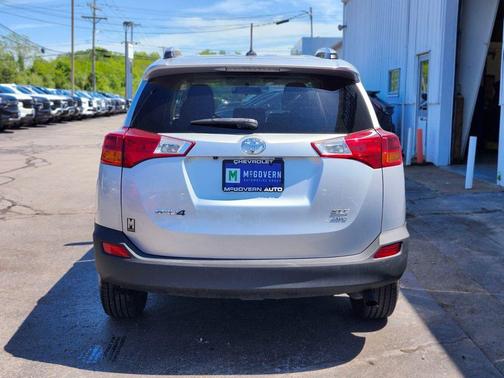 Classic Silver Metallic 2015 Toyota RAV4 XLE