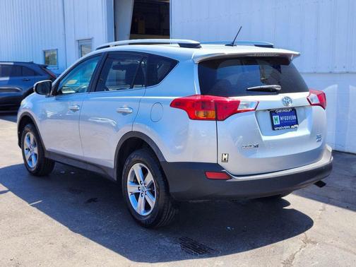 Classic Silver Metallic 2015 Toyota RAV4 XLE