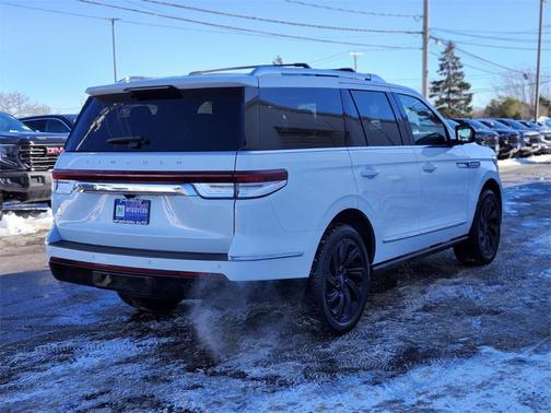2022 Lincoln Navigator Standard