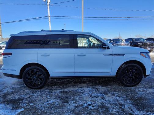 2022 Lincoln Navigator Standard