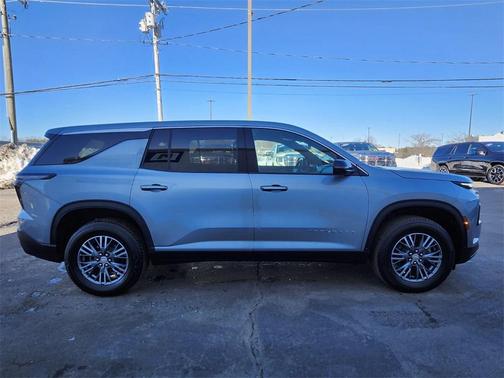 2024 Chevrolet Traverse LS