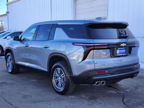 2024 Chevrolet Traverse LS